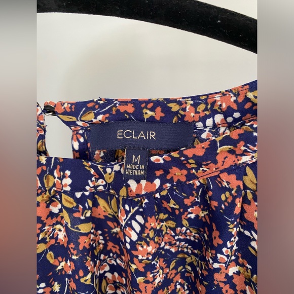 SOLD! Eclair floral blouse! Medium - Picture 3 of 5